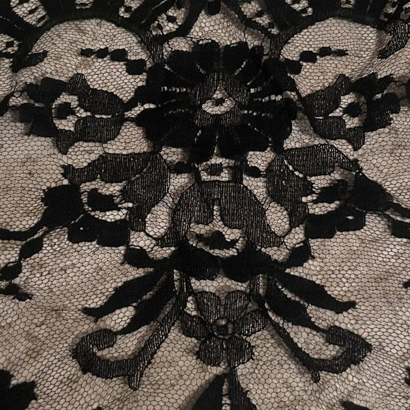 VINTAGE WOMENS BLACK LACE HEAD PIECE SCARF